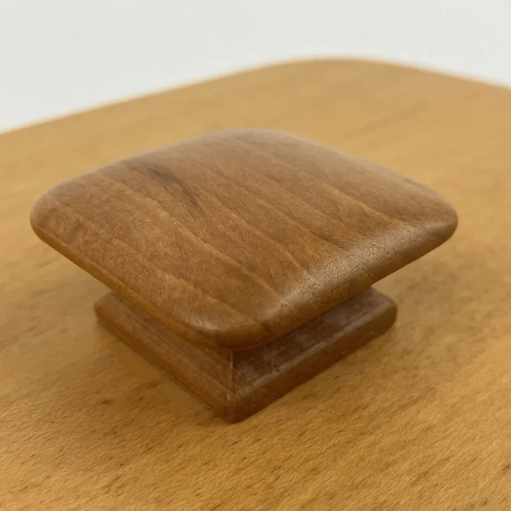 Longaberger includes basket